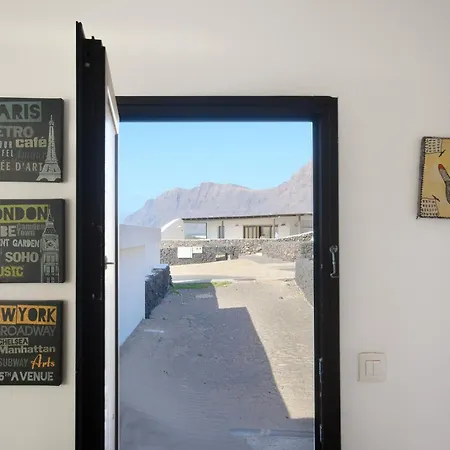 公寓 Famara Beach Apt 法马拉