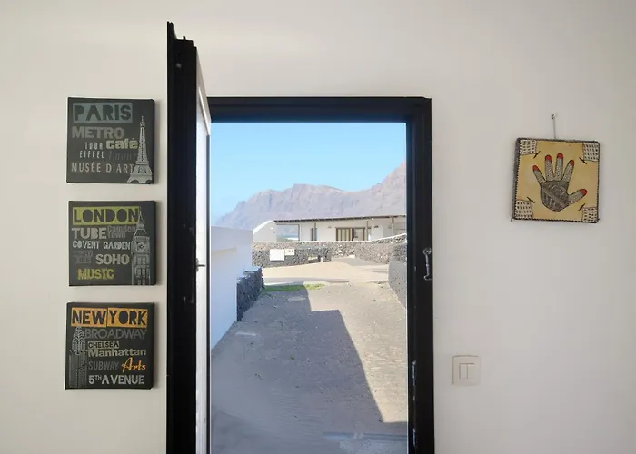公寓 Famara Beach Apt 法马拉