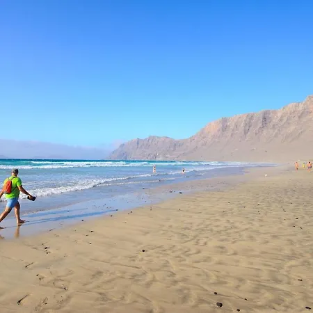 Famara Beach Apt * Famara