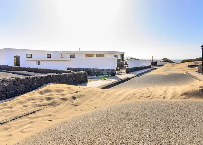 Famara Beach Apt *