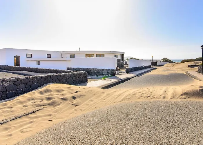 Famara Beach Apt *